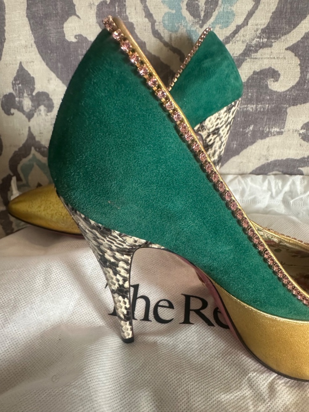 Authentic Gucci Leather & Suede Color block Pattern Pumps - Picture 4 of 15
